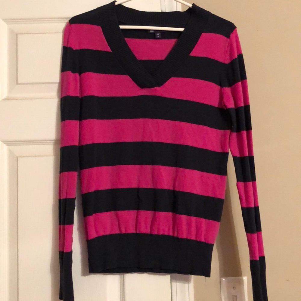 Gap sweater